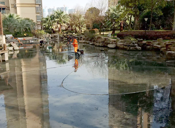 和田景观池淤泥清理